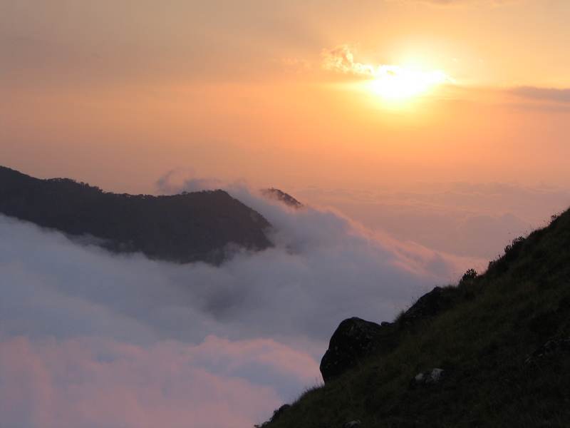 Nilgiris Hills - sunset on top of the mountain